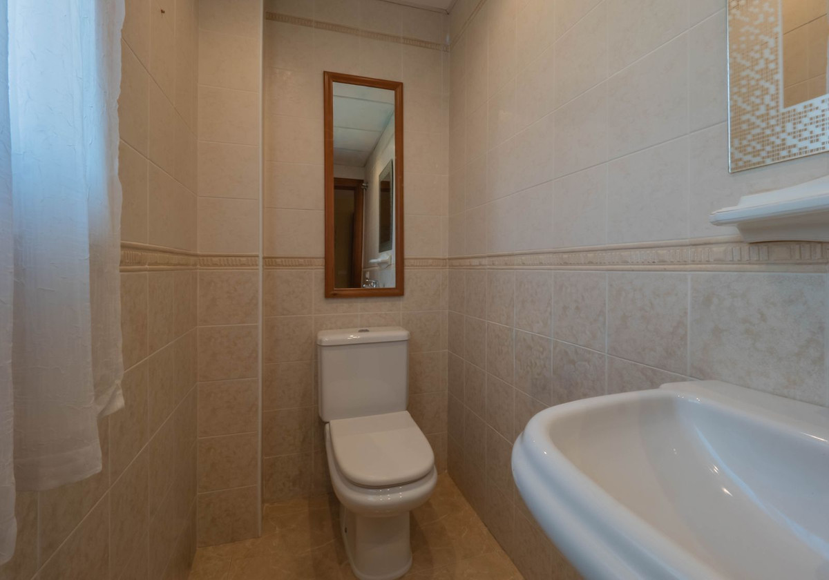 7 Bed Townhouse for sale in Coín Costa Del Sol, Málaga, Spain