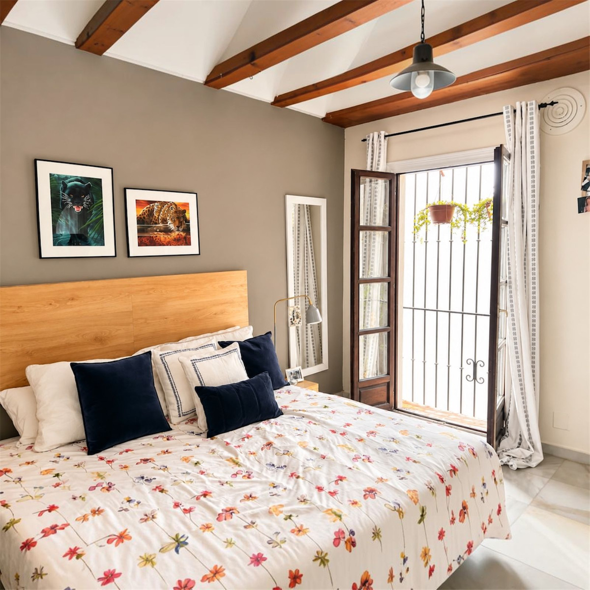 3 Bed Townhouse for sale in Nagüeles Costa Del Sol, Málaga, Spain
