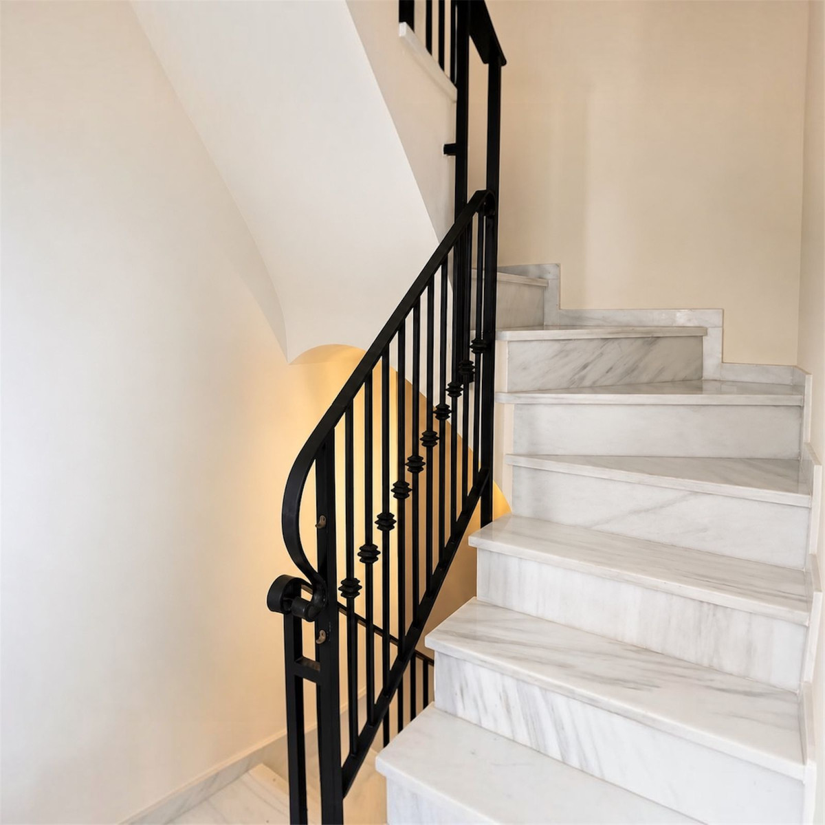 3 Bed Townhouse for sale in Nagüeles Costa Del Sol, Málaga, Spain