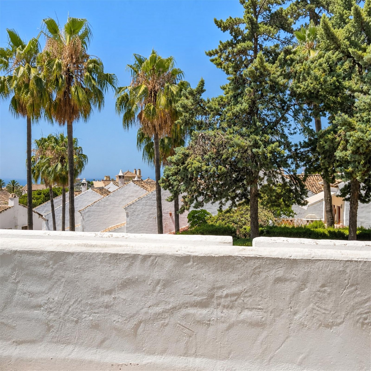 3 Bed Townhouse for sale in Nagüeles Costa Del Sol, Málaga, Spain