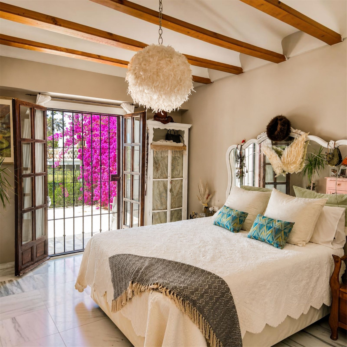 3 Bed Townhouse for sale in Nagüeles Costa Del Sol, Málaga, Spain