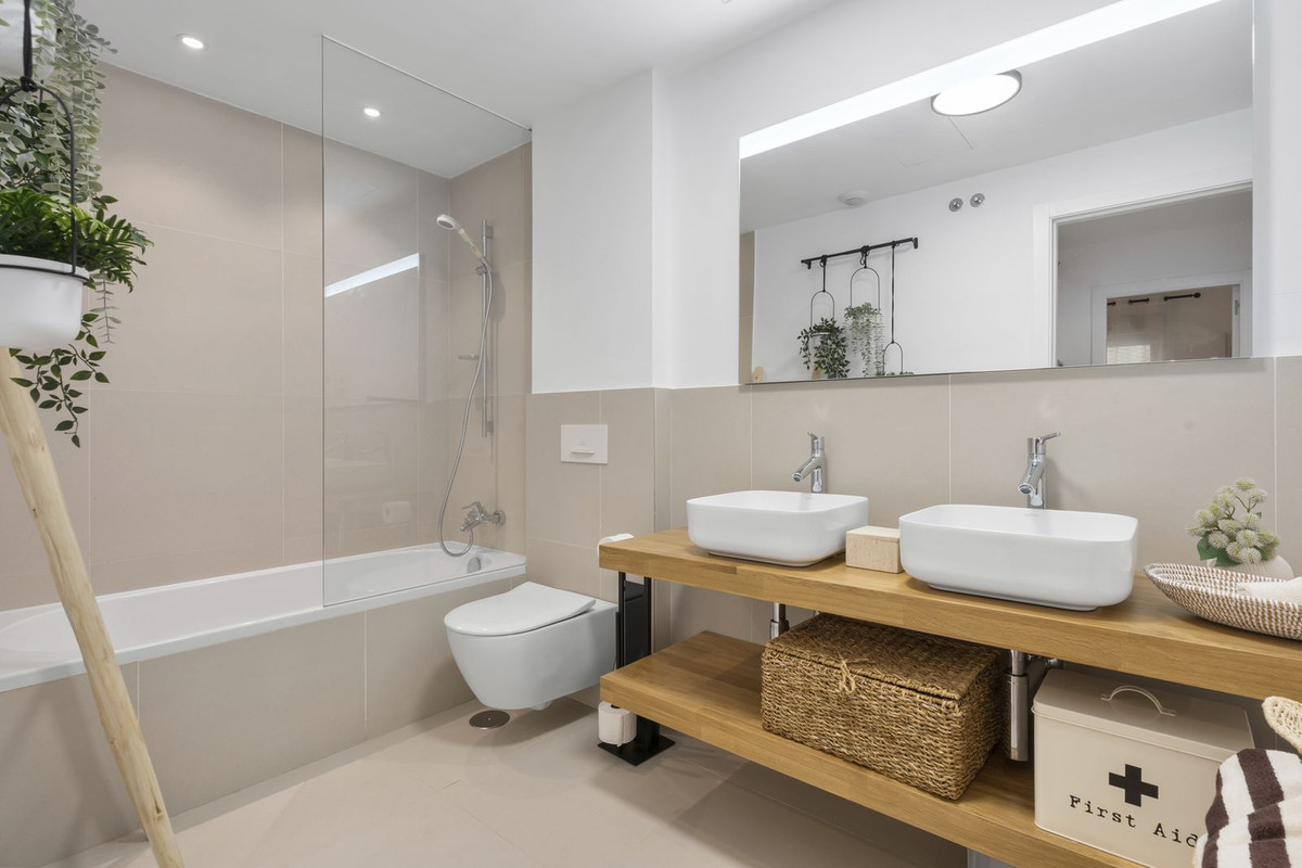 2 Bed Apartment for sale in Benalmadena Costa Del Sol, Málaga, Spain