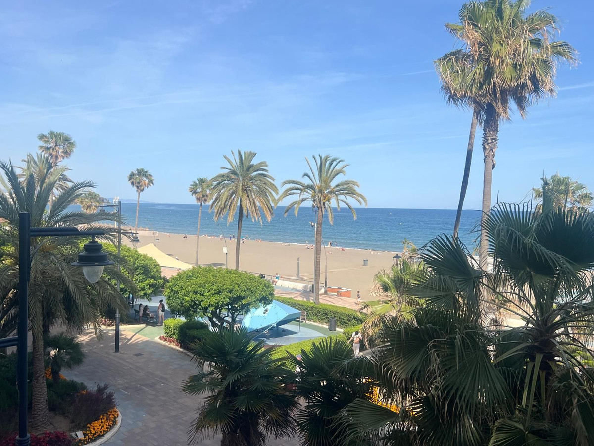 3 Bed Apartment for sale in Estepona Costa Del Sol, Málaga, Spain