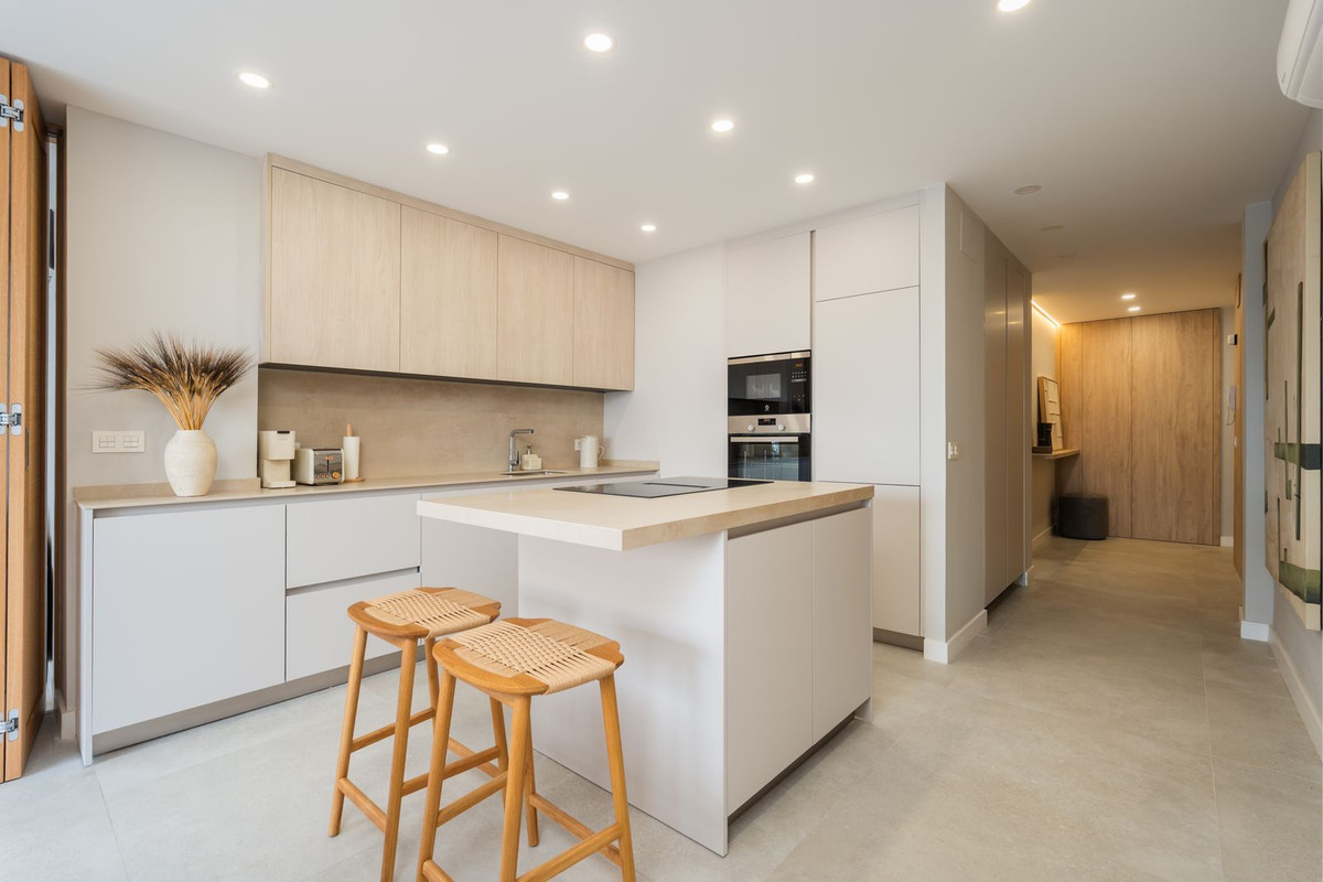 3 Bed Apartment for sale in Estepona Costa Del Sol, Málaga, Spain