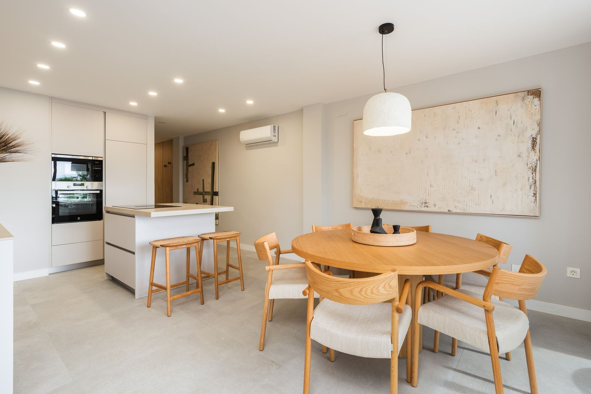3 Bed Apartment for sale in Estepona Costa Del Sol, Málaga, Spain