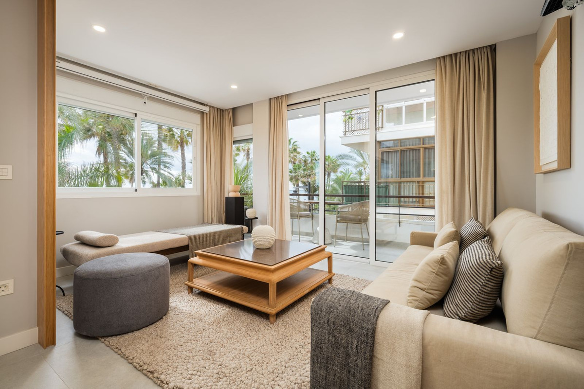 3 Bed Apartment for sale in Estepona Costa Del Sol, Málaga, Spain