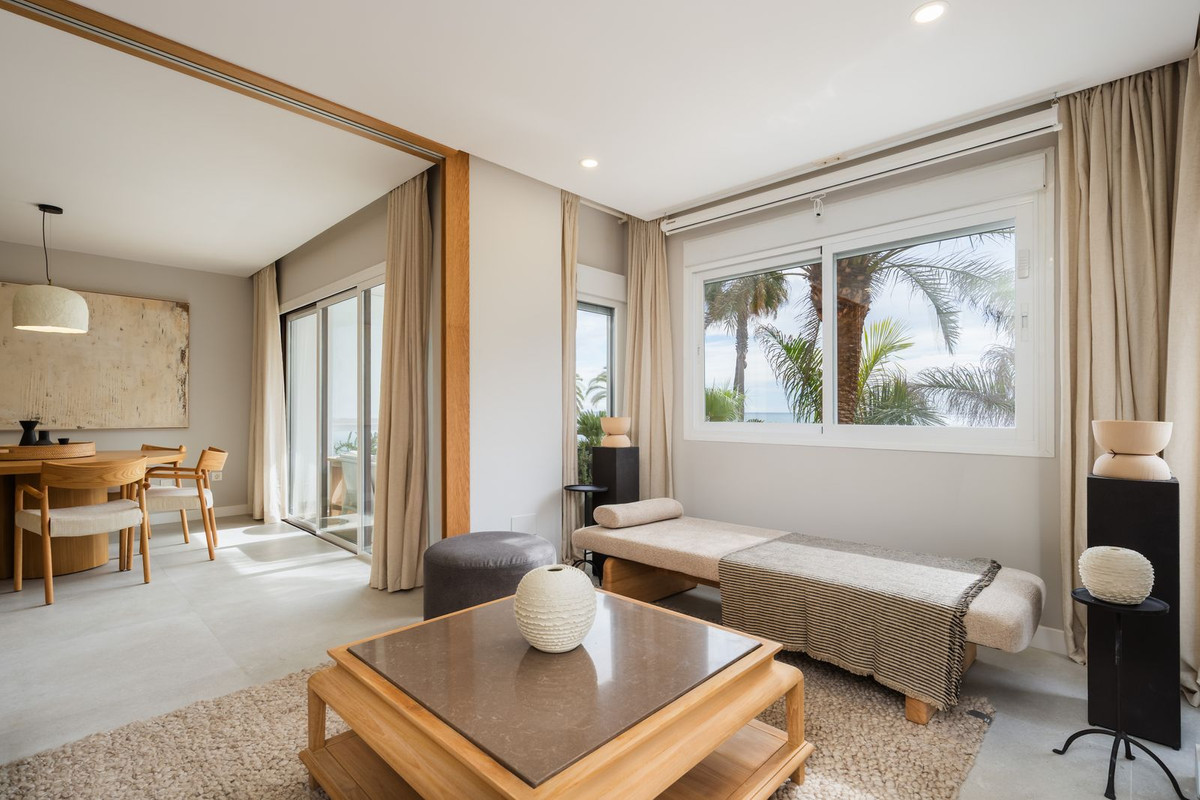 3 Bed Apartment for sale in Estepona Costa Del Sol, Málaga, Spain