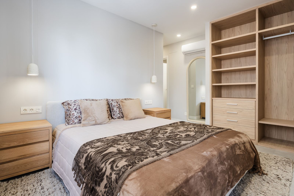 3 Bed Apartment for sale in Estepona Costa Del Sol, Málaga, Spain