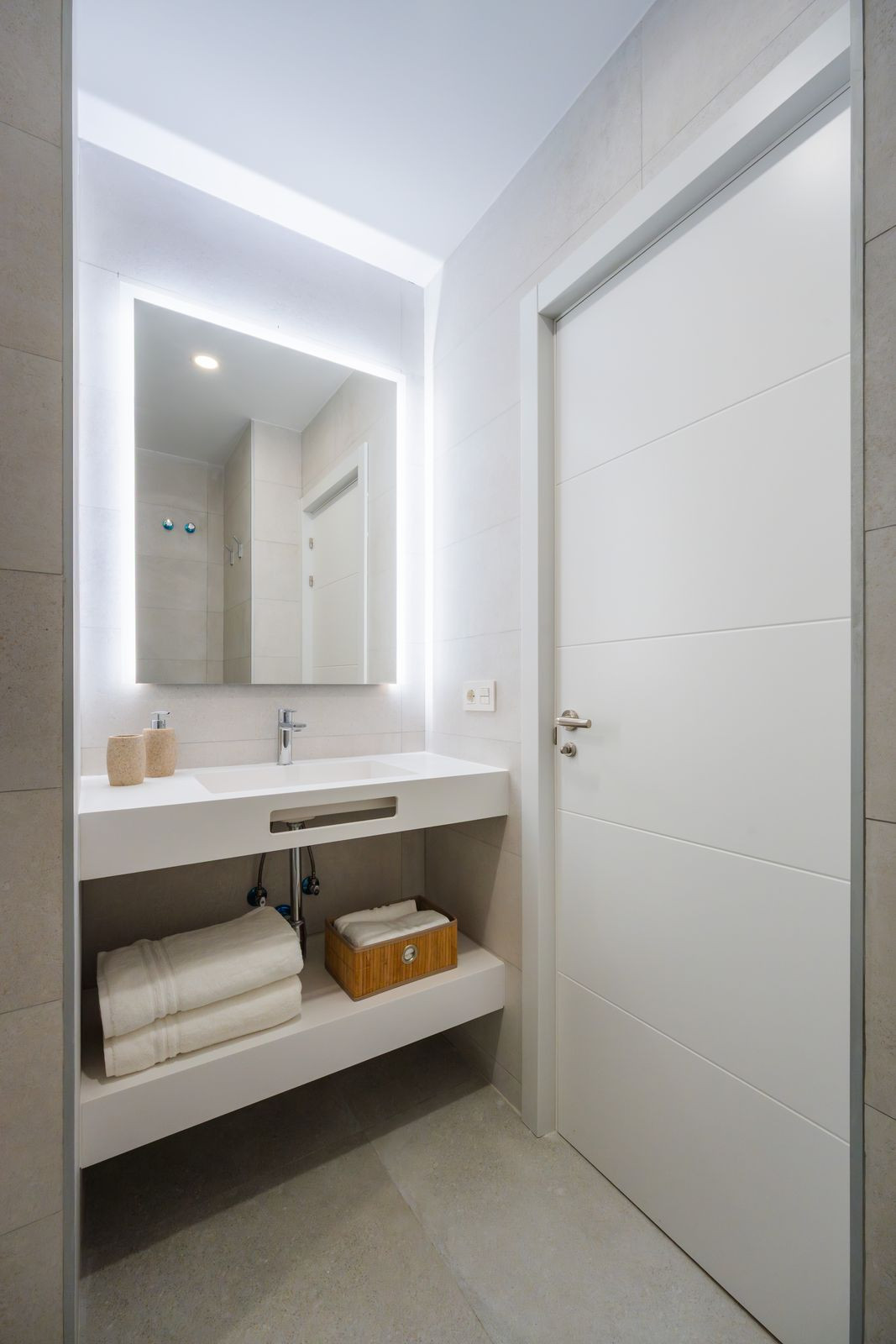 3 Bed Apartment for sale in Estepona Costa Del Sol, Málaga, Spain