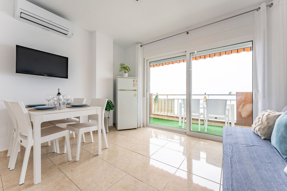 2 Bed Apartment for sale in Fuengirola Costa Del Sol, Málaga, Spain