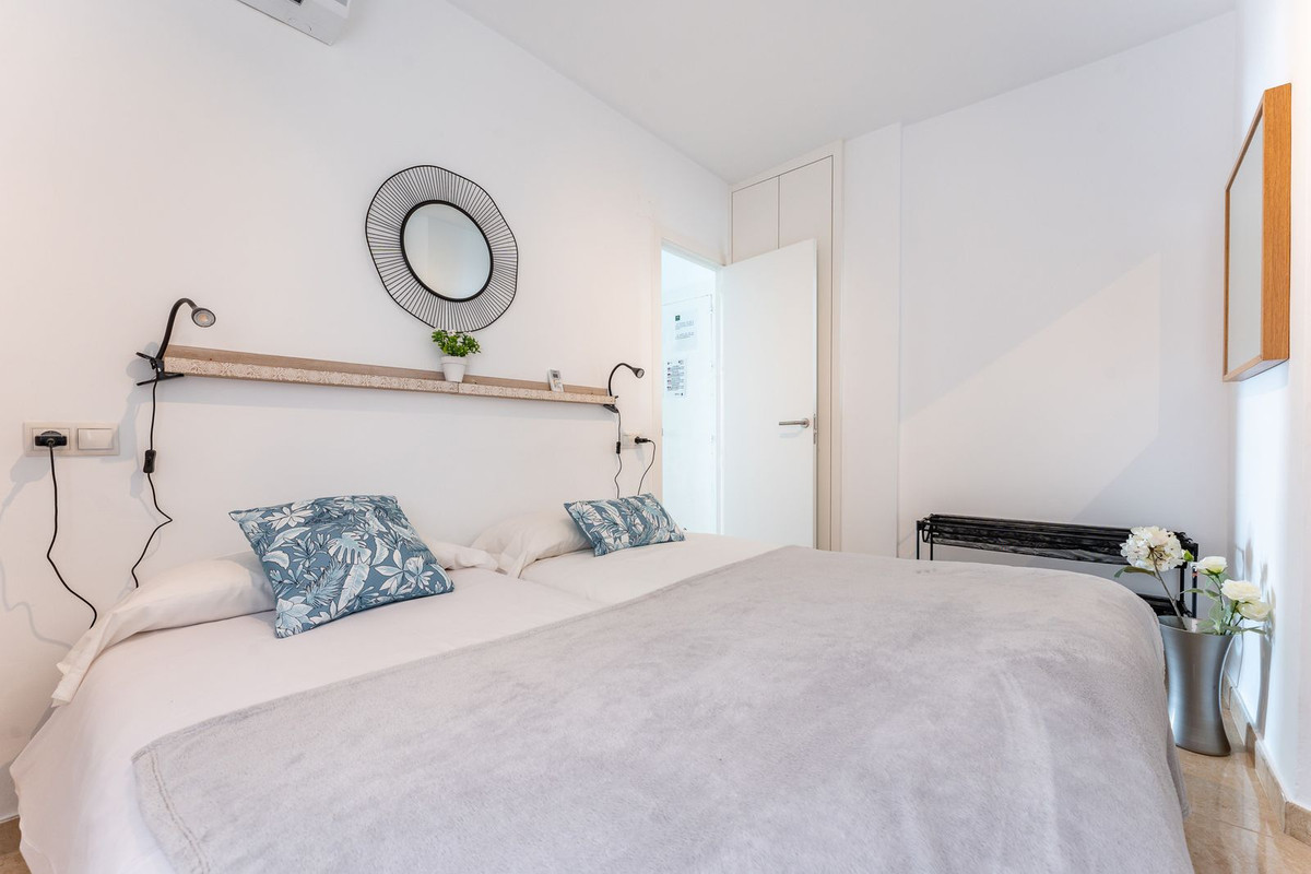 2 Bed Apartment for sale in Fuengirola Costa Del Sol, Málaga, Spain
