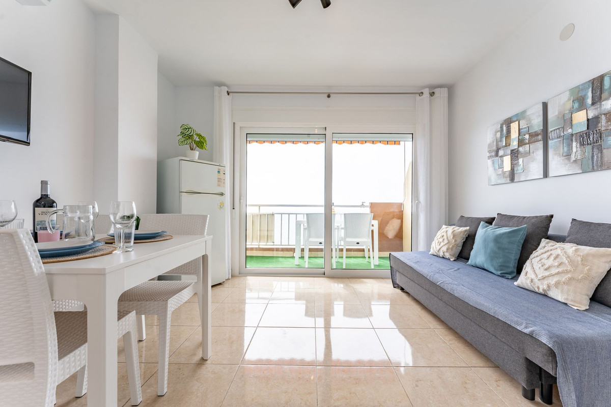 2 Bed Apartment for sale in Fuengirola Costa Del Sol, Málaga, Spain