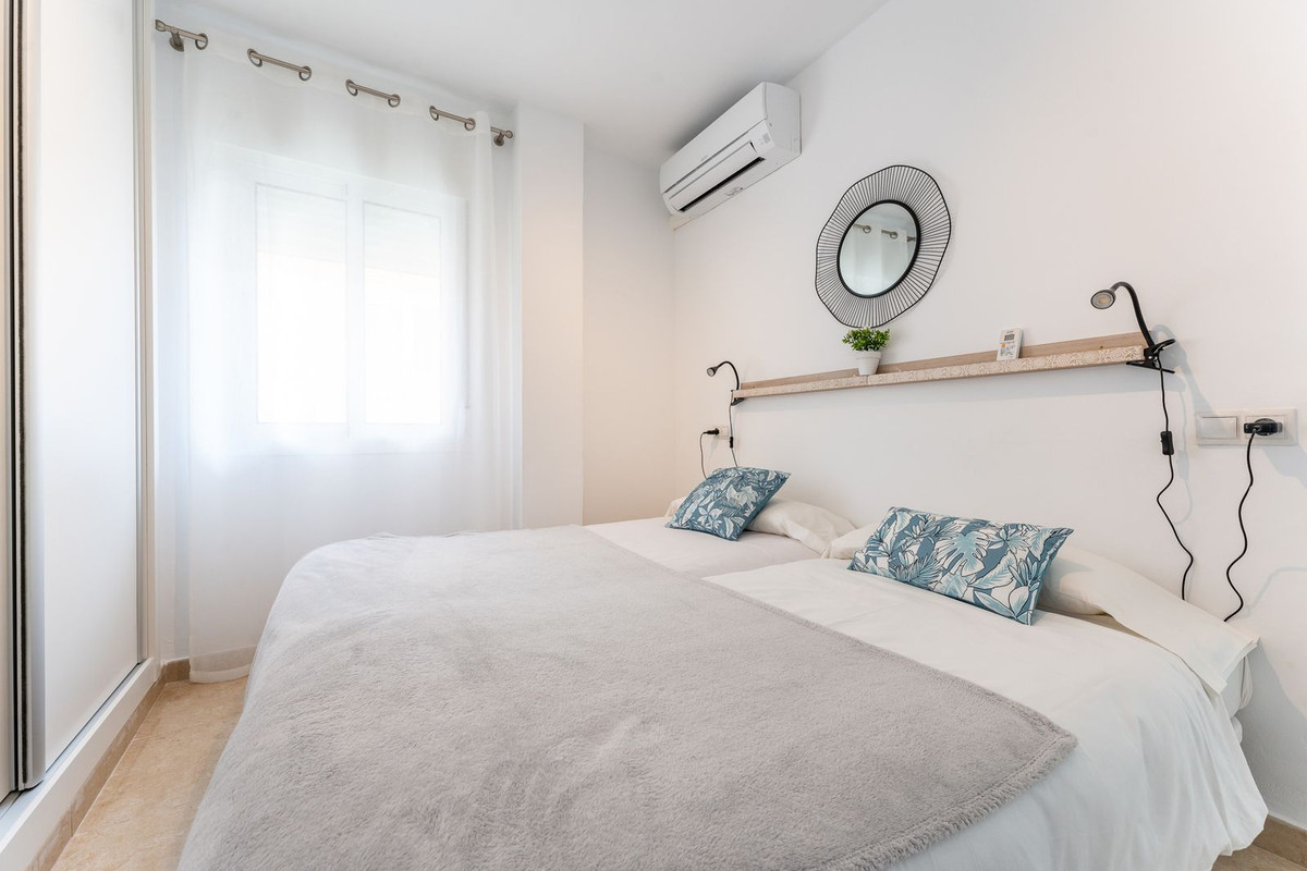 2 Bed Apartment for sale in Fuengirola Costa Del Sol, Málaga, Spain