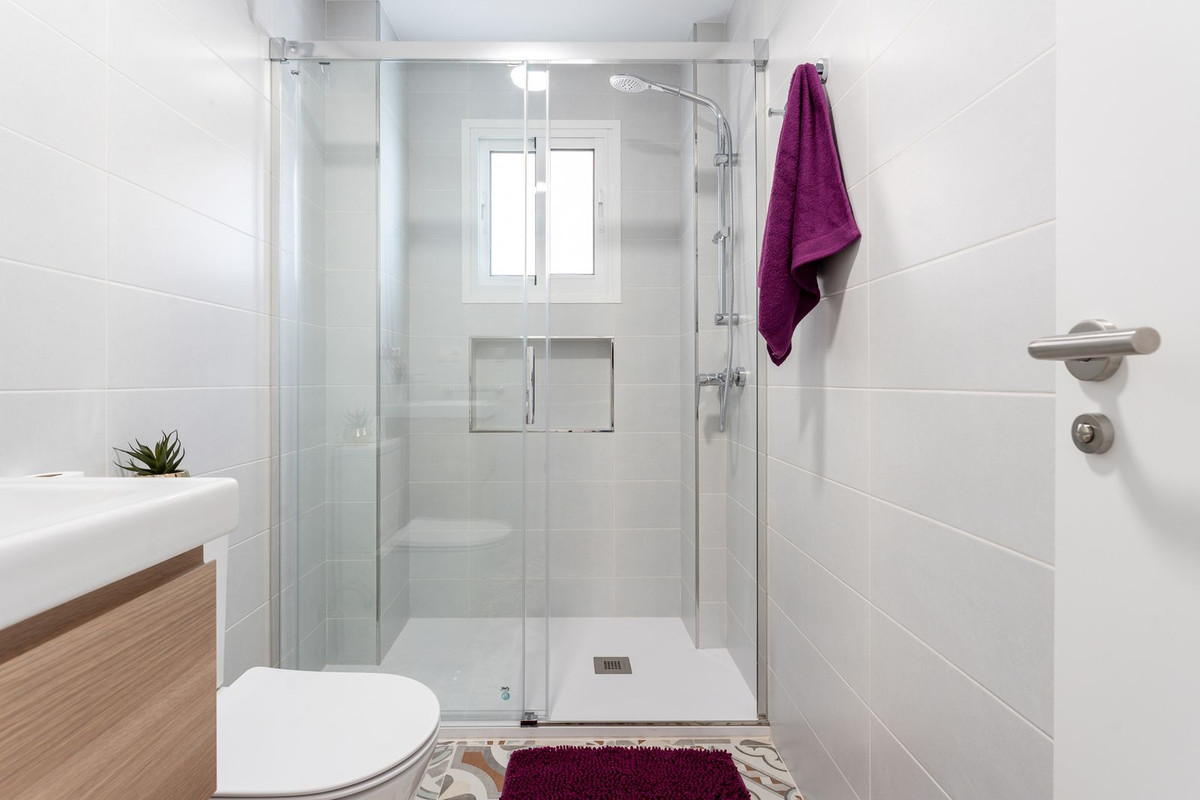 2 Bed Apartment for sale in Fuengirola Costa Del Sol, Málaga, Spain