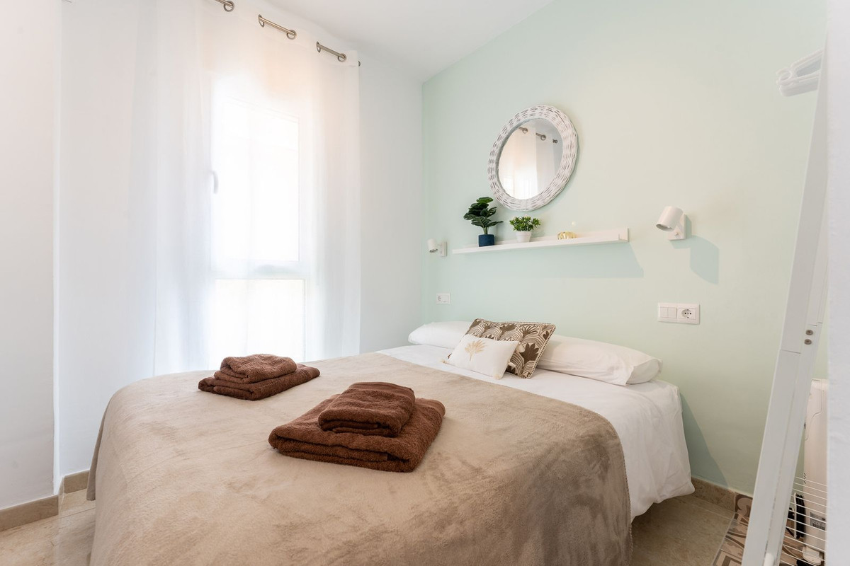 2 Bed Apartment for sale in Fuengirola Costa Del Sol, Málaga, Spain