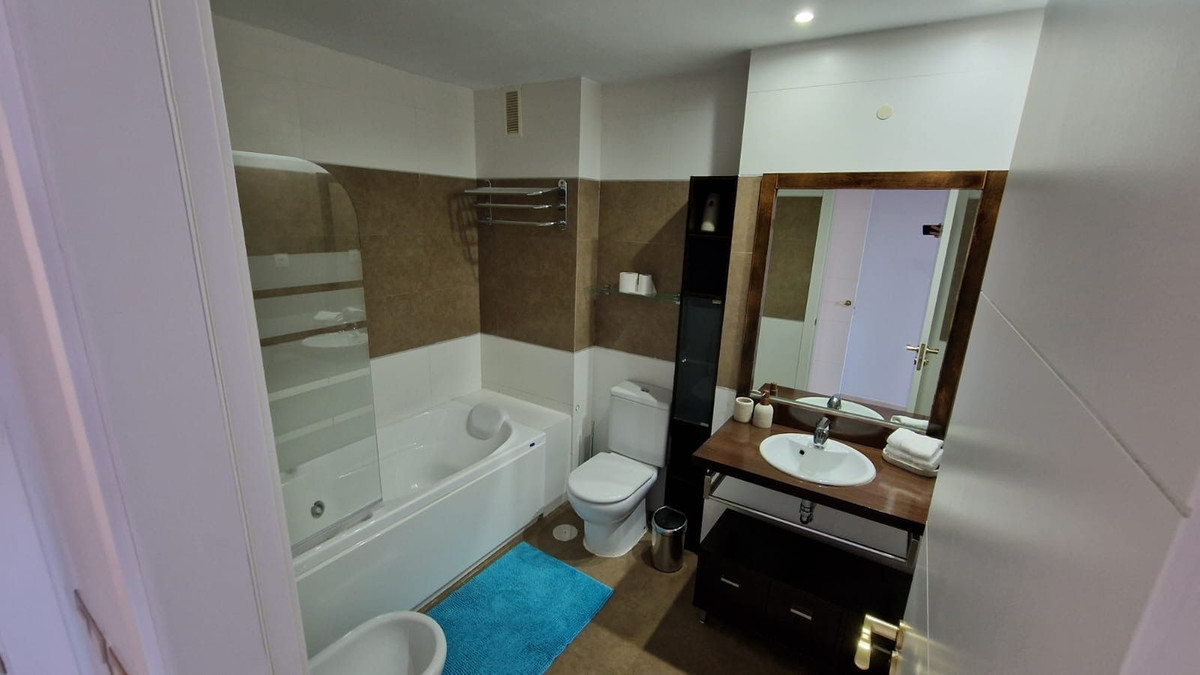2 Bed Apartment for sale in Benahavís Costa Del Sol, Málaga, Spain