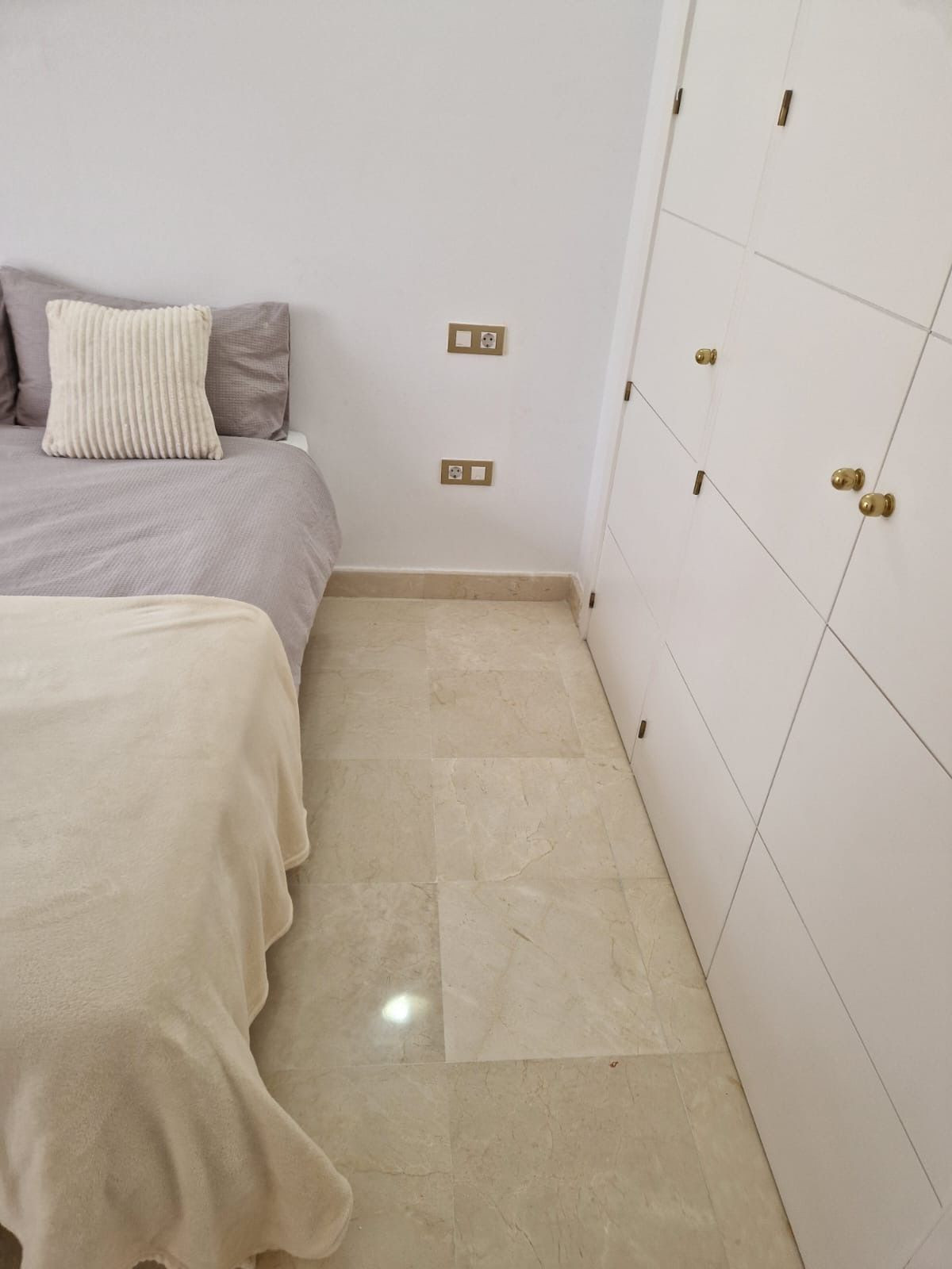 2 Bed Apartment for sale in Benahavís Costa Del Sol, Málaga, Spain