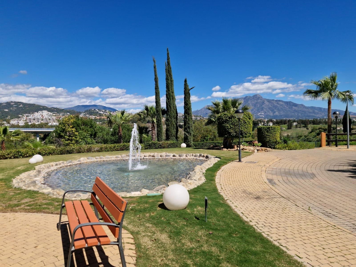 2 Bed Apartment for sale in Benahavís Costa Del Sol, Málaga, Spain