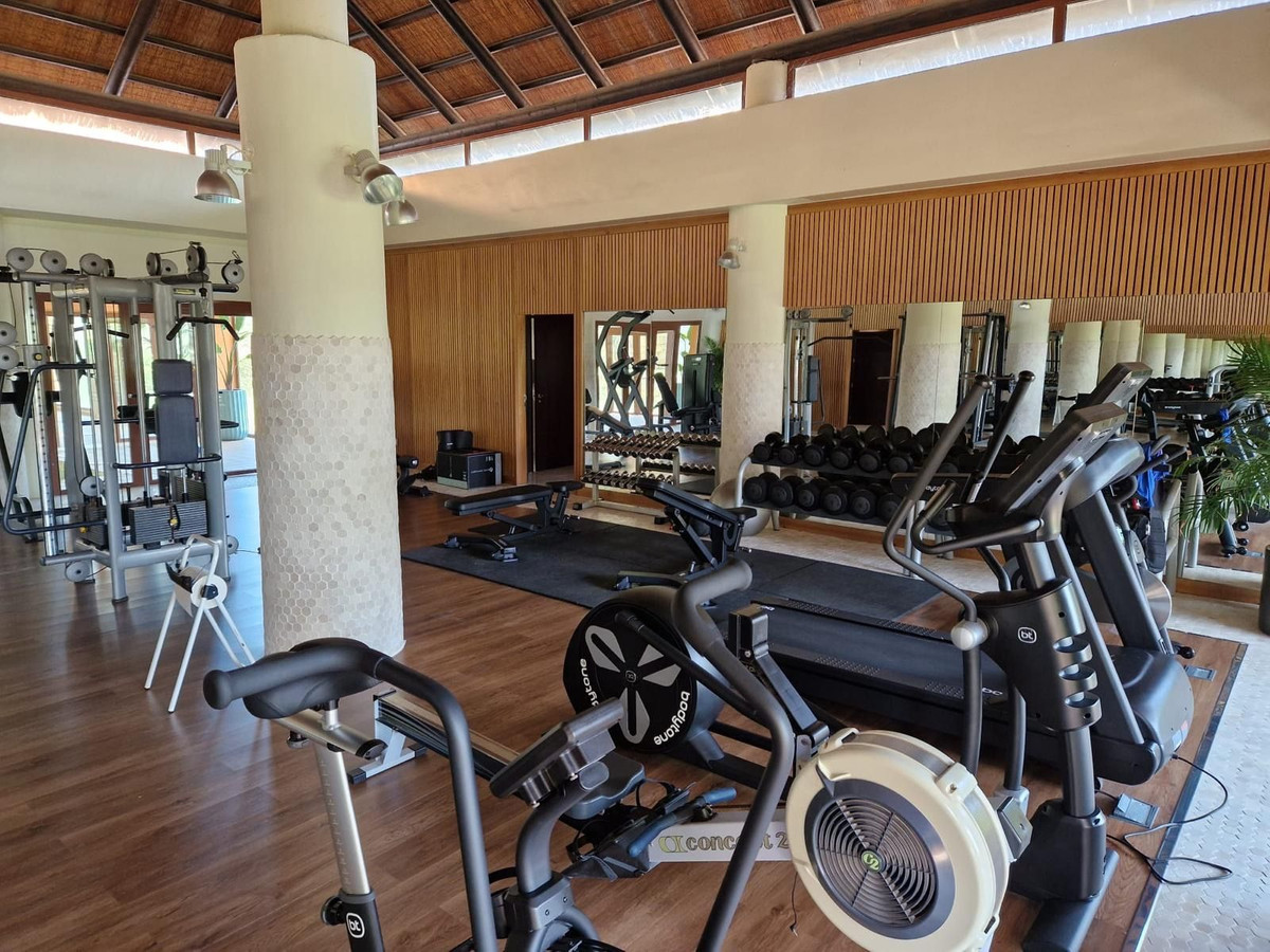 2 Bed Apartment for sale in Benahavís Costa Del Sol, Málaga, Spain