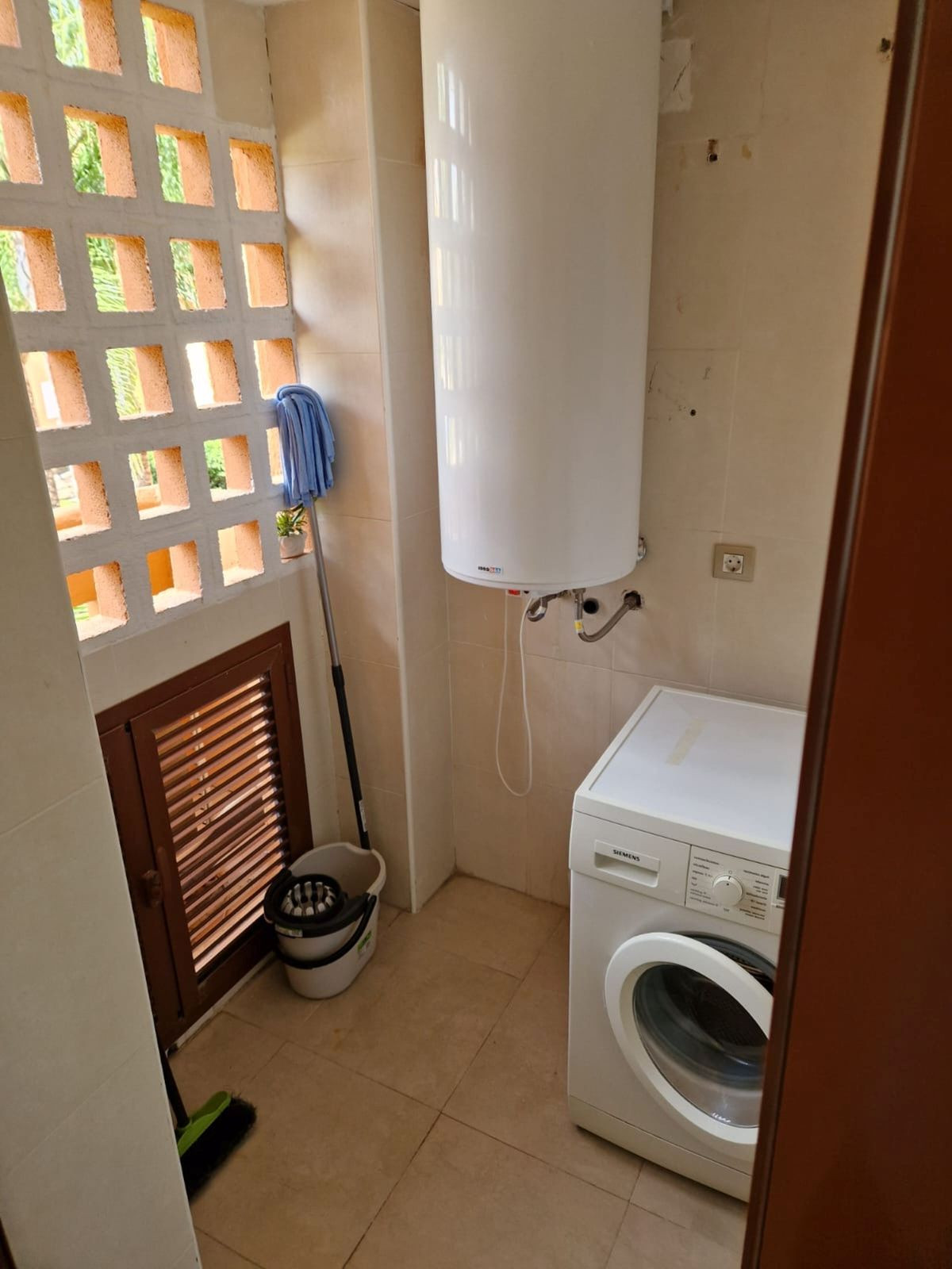 2 Bed Apartment for sale in Benahavís Costa Del Sol, Málaga, Spain