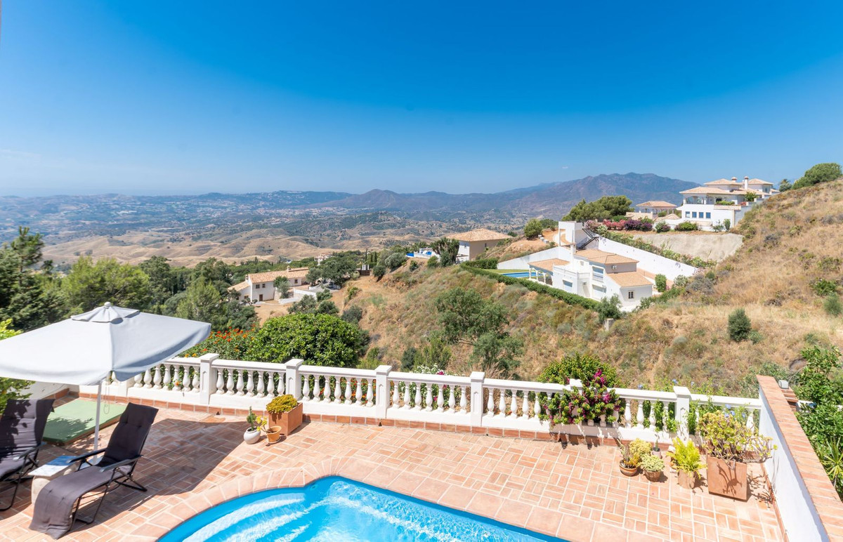 3 Bed Townhouse for sale in Mijas Costa Del Sol, Málaga, Spain