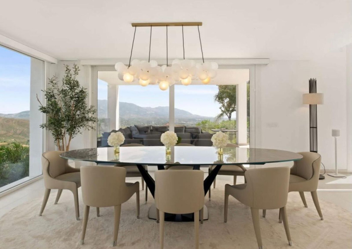 Se vende Villa - Chalet de 4 dormitorios en Costa Del Sol, Málaga, España