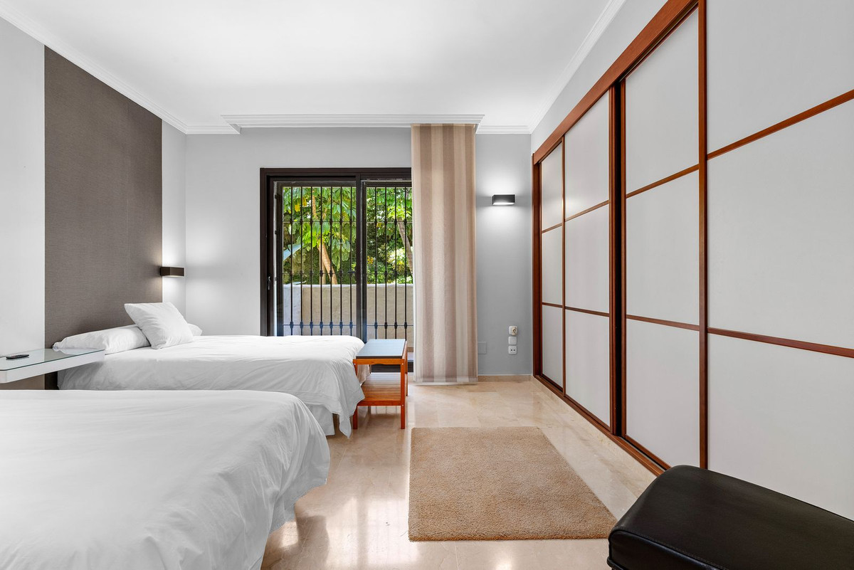 2 Bed Apartment for sale in Benahavís Costa Del Sol, Málaga, Spain