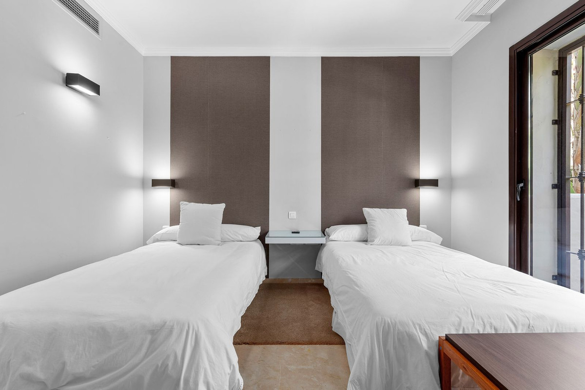 2 Bed Apartment for sale in Benahavís Costa Del Sol, Málaga, Spain
