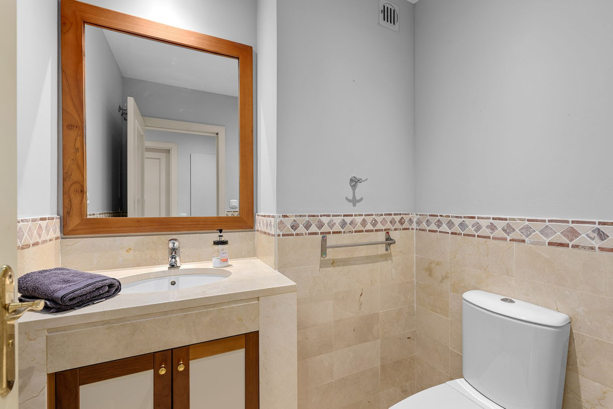 2 Bed Apartment for sale in Benahavís Costa Del Sol, Málaga, Spain