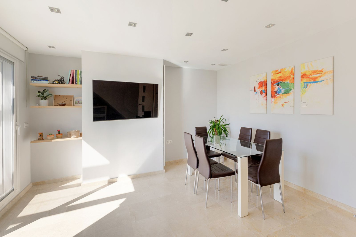 2 Bed Apartment for sale in Estepona Costa Del Sol, Málaga, Spain