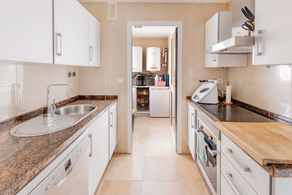 2 Bed Apartment for sale in Estepona Costa Del Sol, Málaga, Spain