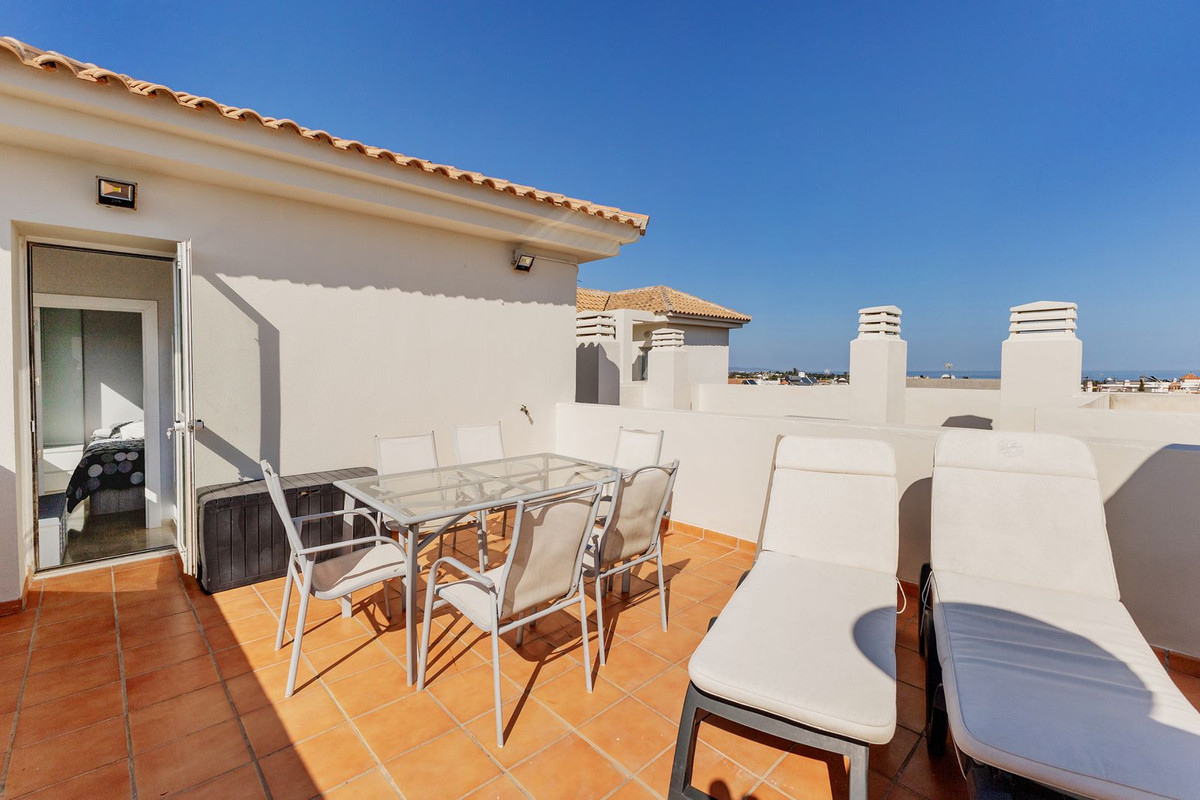 2 Bed Apartment for sale in Estepona Costa Del Sol, Málaga, Spain