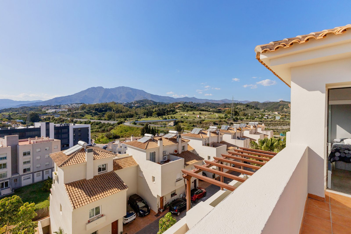 2 Bed Apartment for sale in Estepona Costa Del Sol, Málaga, Spain