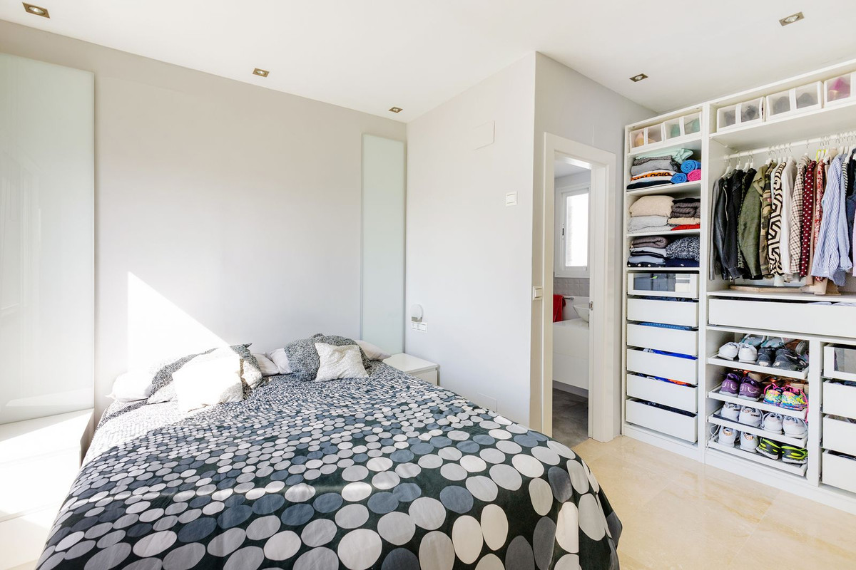 2 Bed Apartment for sale in Estepona Costa Del Sol, Málaga, Spain