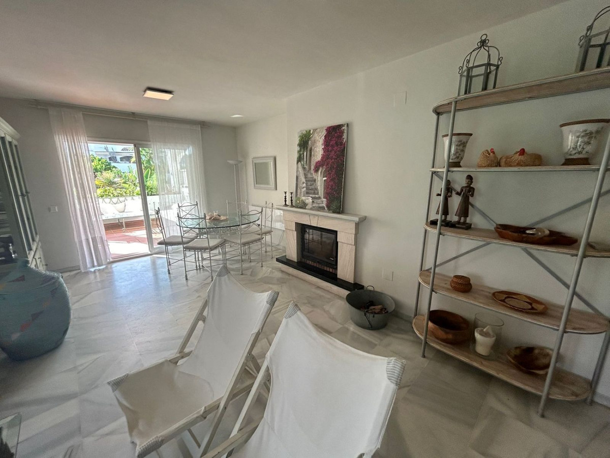 3 Bed Apartment for sale in Marbella Costa Del Sol, Málaga, Spain