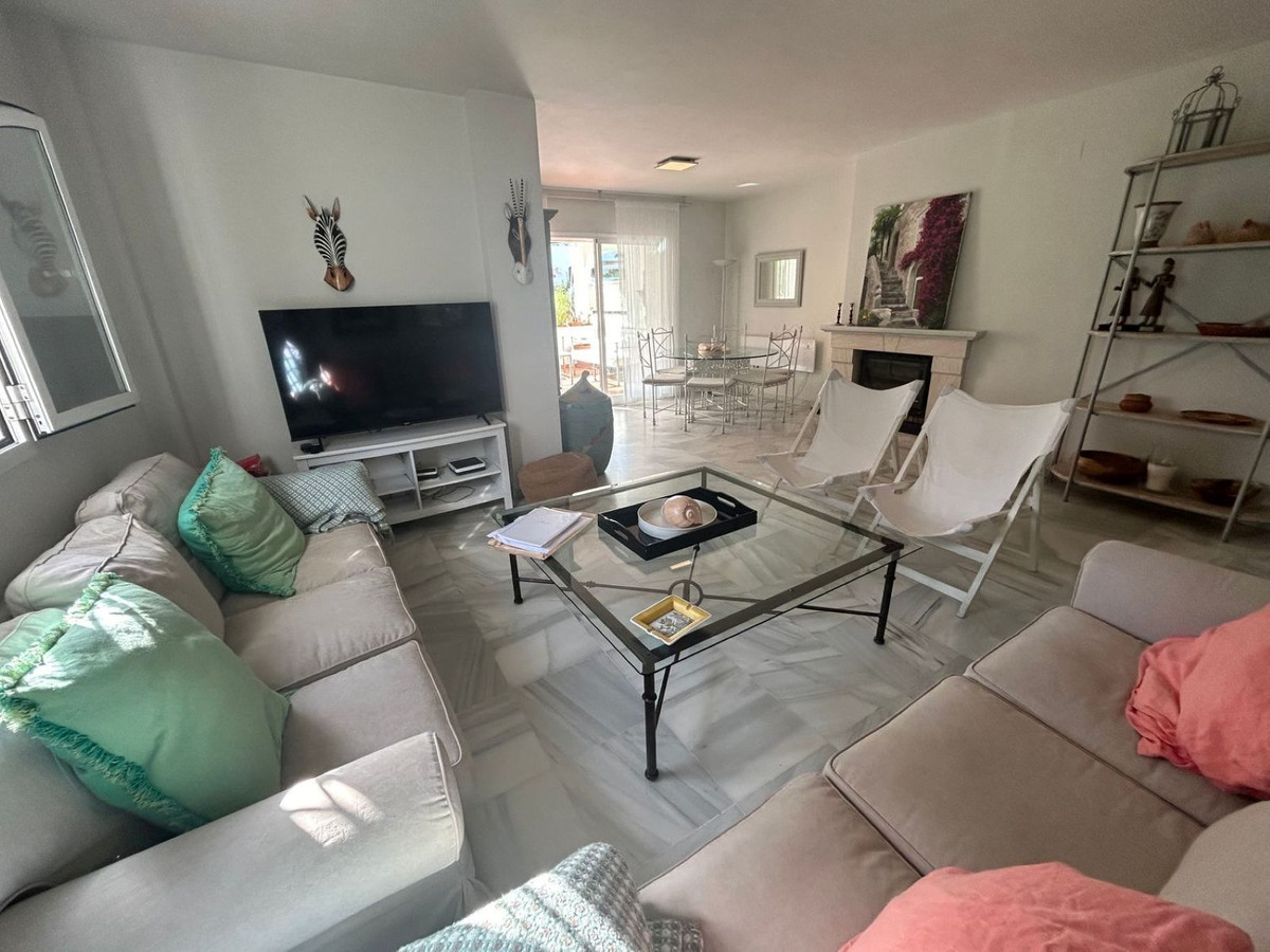 3 Bed Apartment for sale in Marbella Costa Del Sol, Málaga, Spain