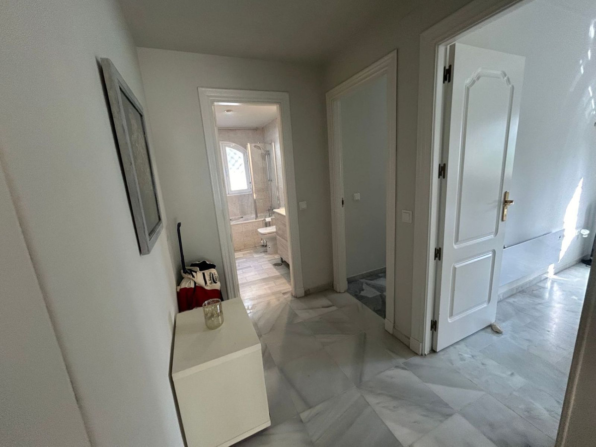3 Bed Apartment for sale in Marbella Costa Del Sol, Málaga, Spain