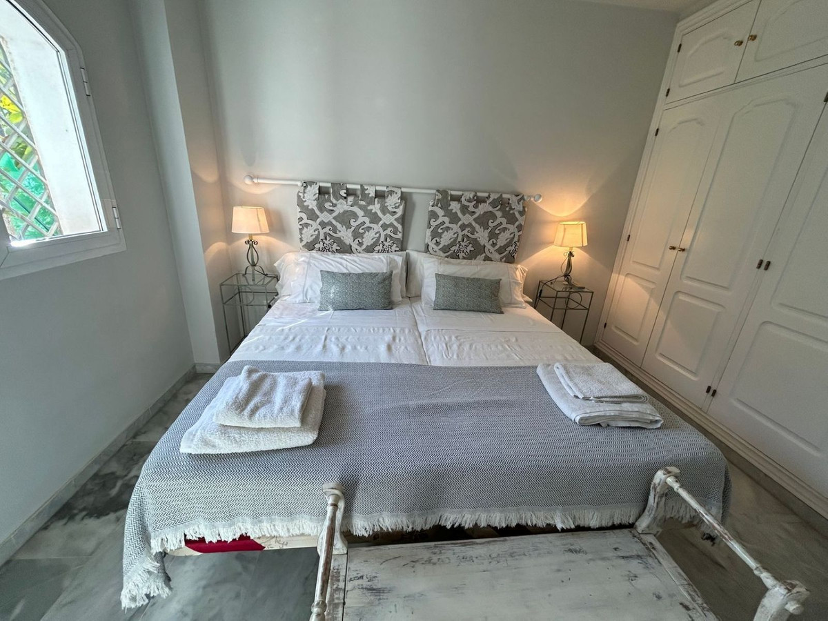 3 Bed Apartment for sale in Marbella Costa Del Sol, Málaga, Spain