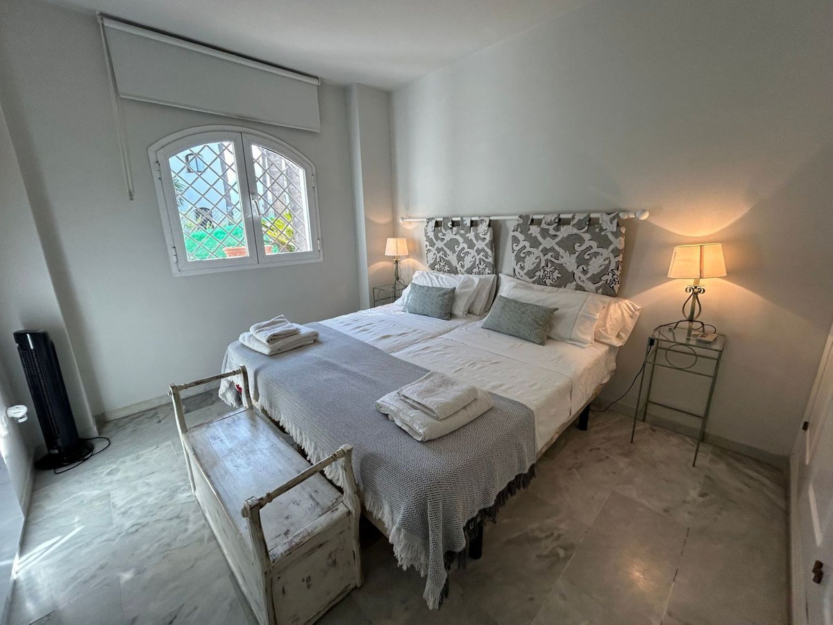 3 Bed Apartment for sale in Marbella Costa Del Sol, Málaga, Spain