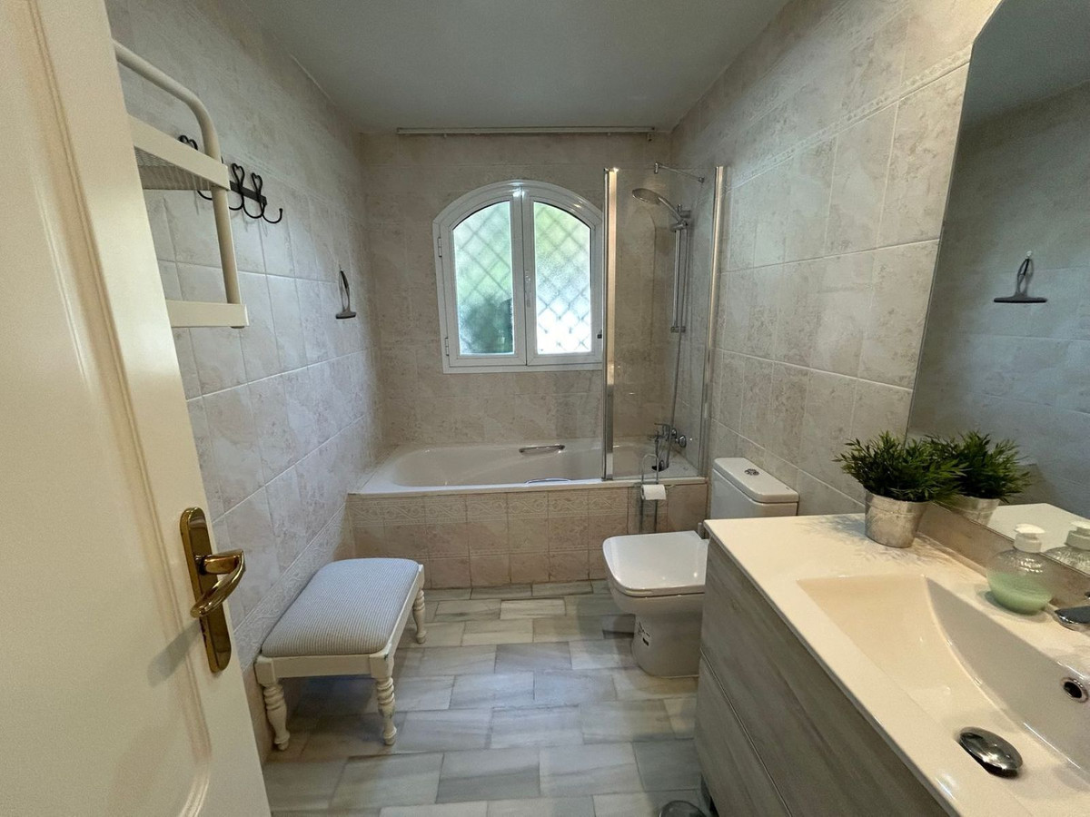 3 Bed Apartment for sale in Marbella Costa Del Sol, Málaga, Spain