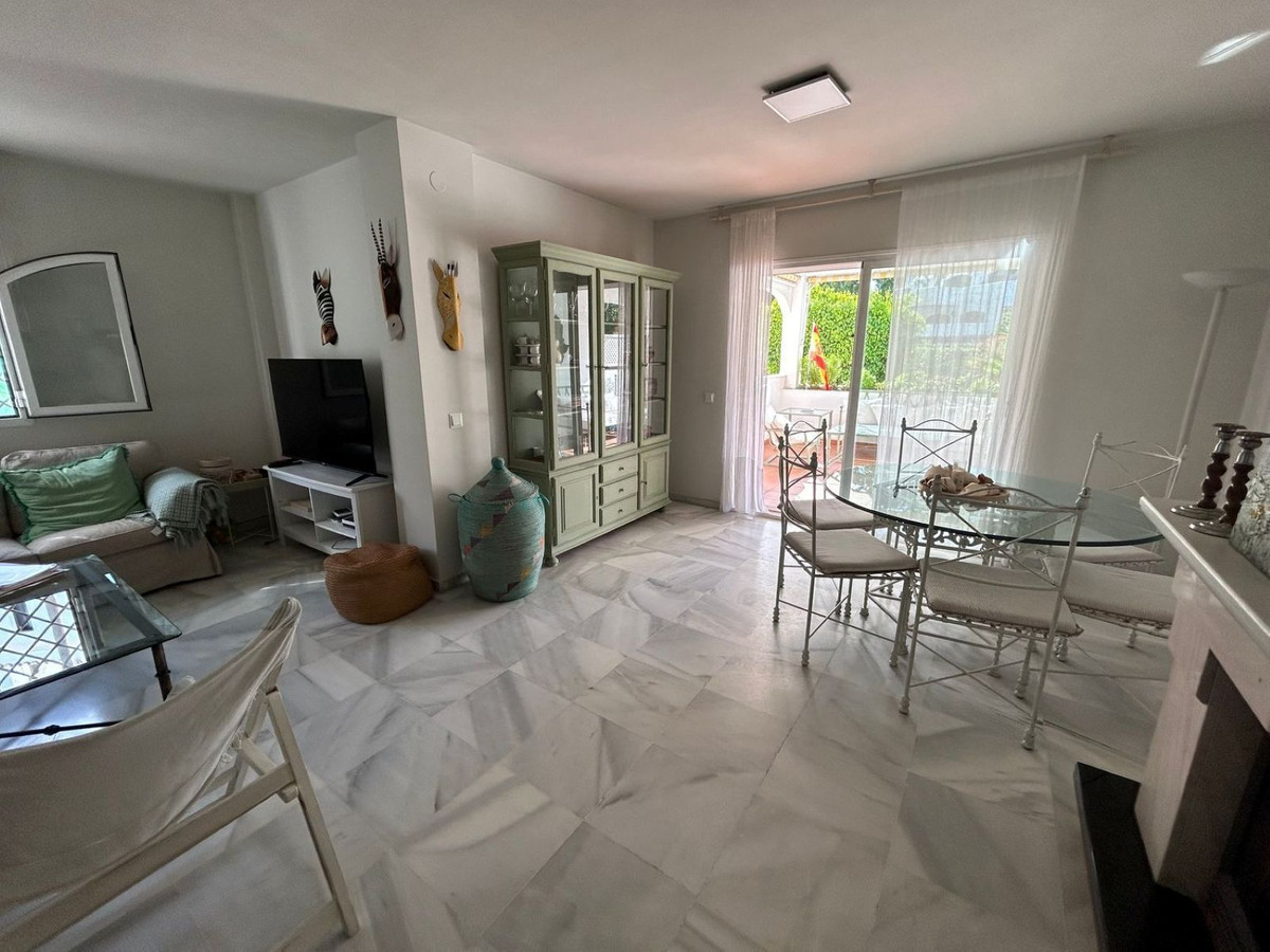 3 Bed Apartment for sale in Marbella Costa Del Sol, Málaga, Spain
