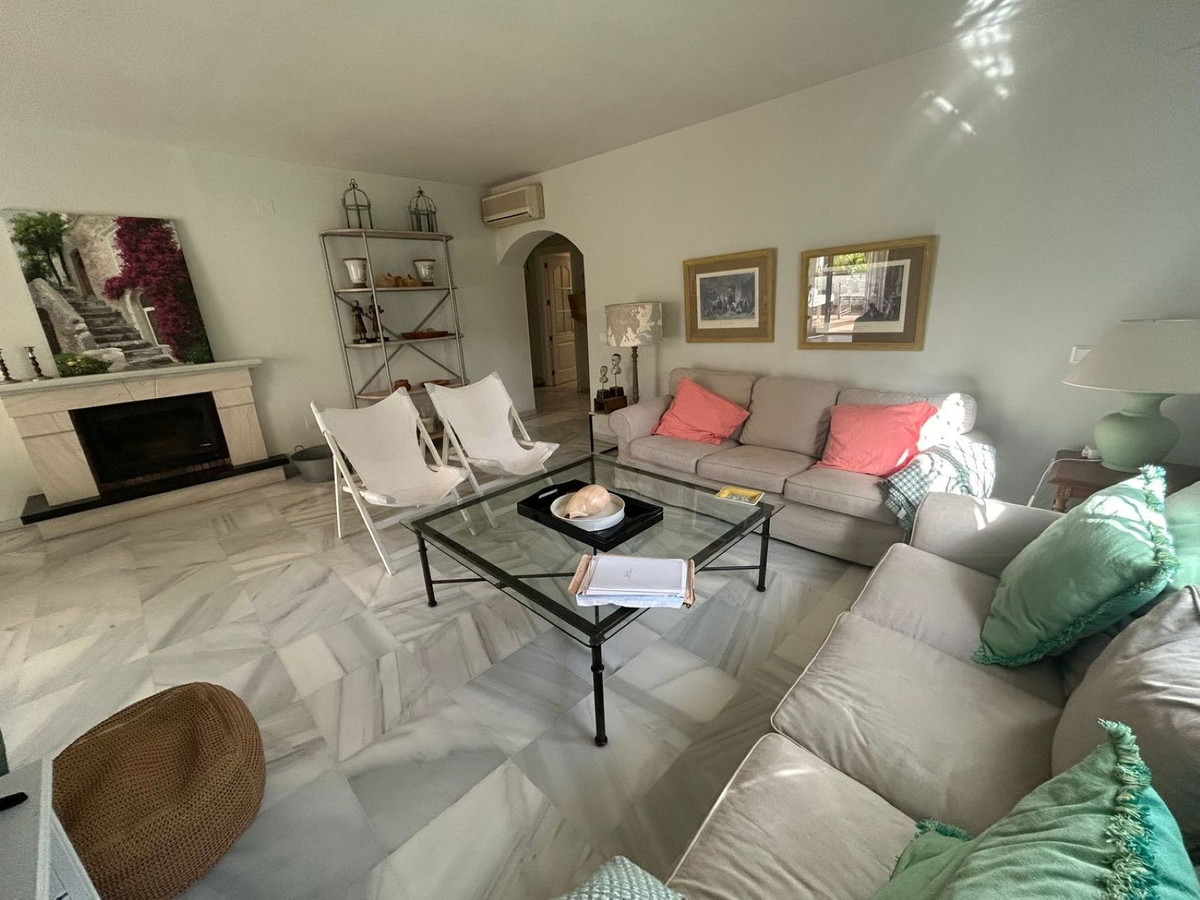 3 Bed Apartment for sale in Marbella Costa Del Sol, Málaga, Spain