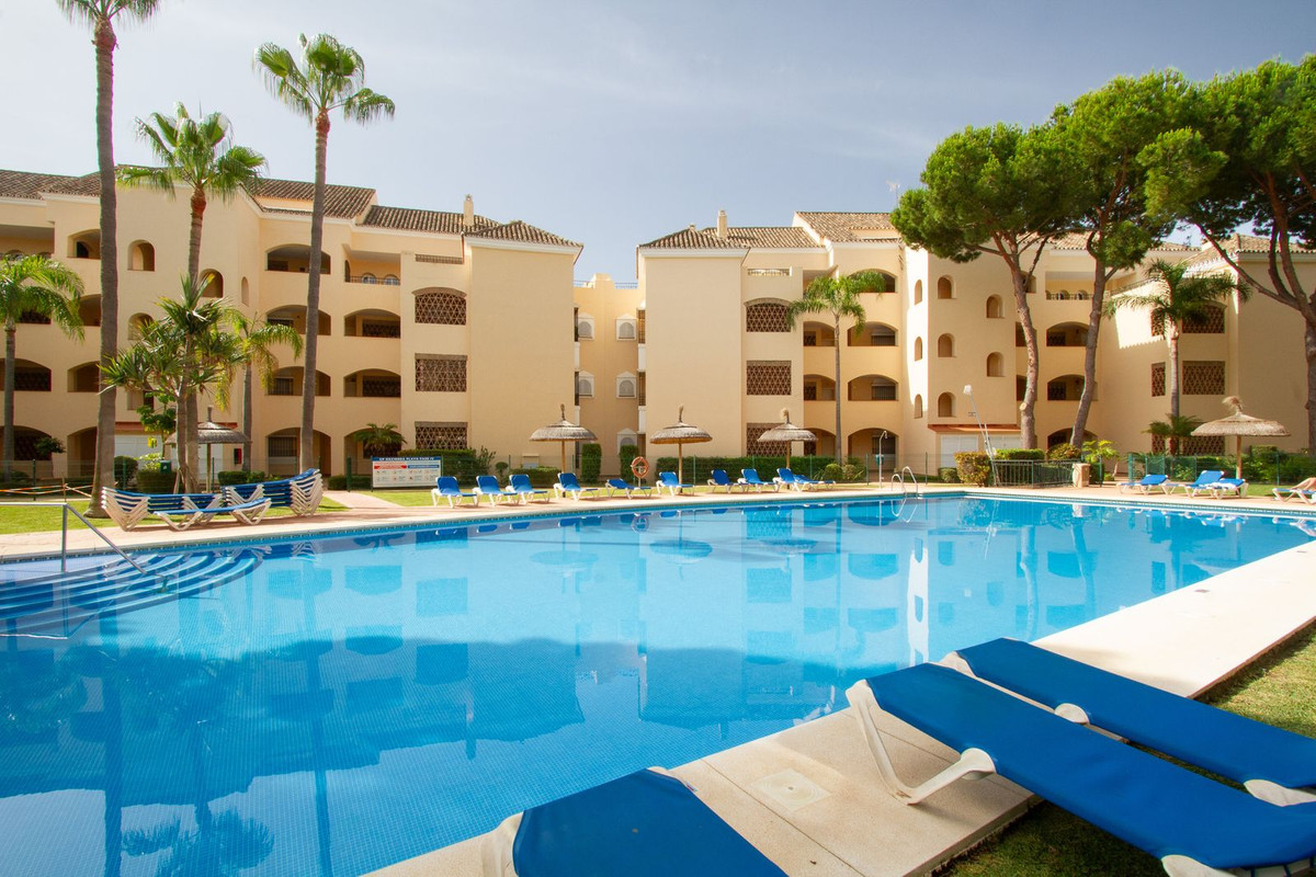 3 Bed Apartment for sale in Elviria Costa Del Sol, Málaga, Spain