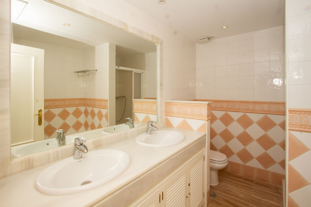 3 Bed Apartment for sale in Elviria Costa Del Sol, Málaga, Spain