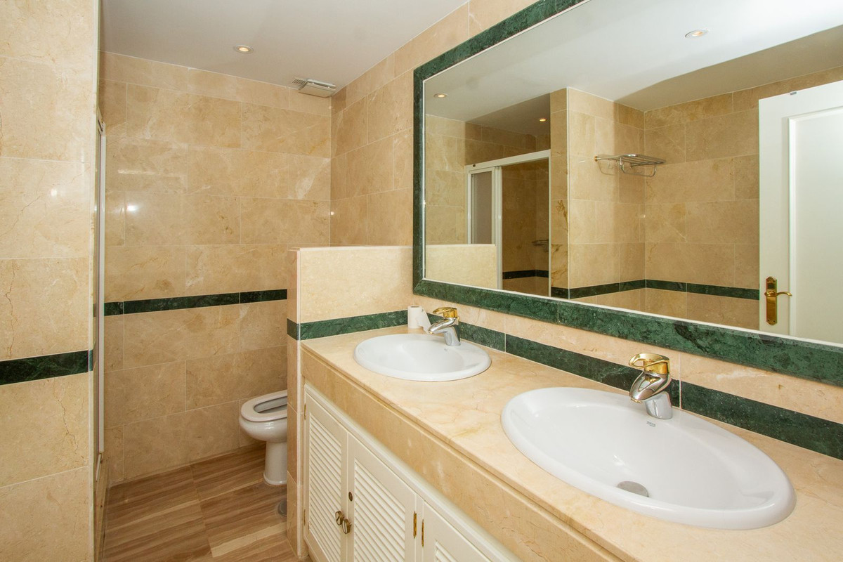 3 Bed Apartment for sale in Elviria Costa Del Sol, Málaga, Spain