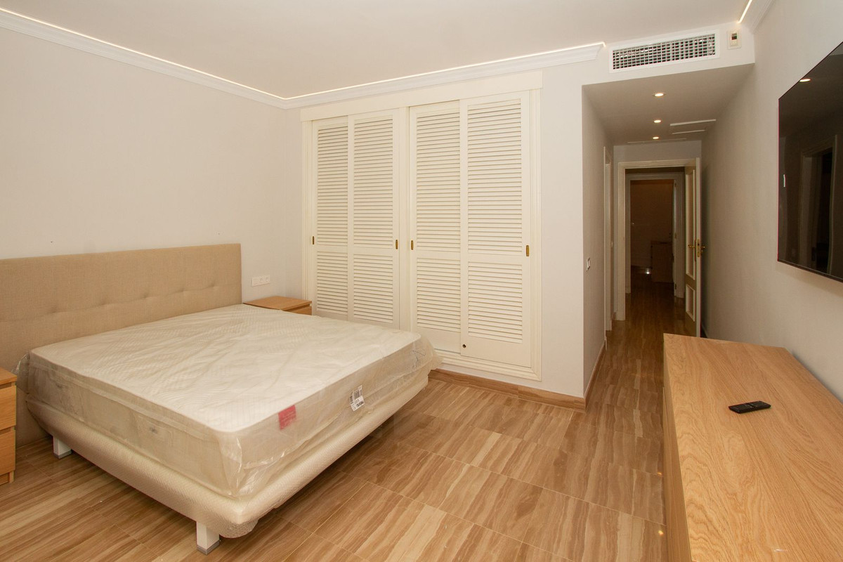 3 Bed Apartment for sale in Elviria Costa Del Sol, Málaga, Spain
