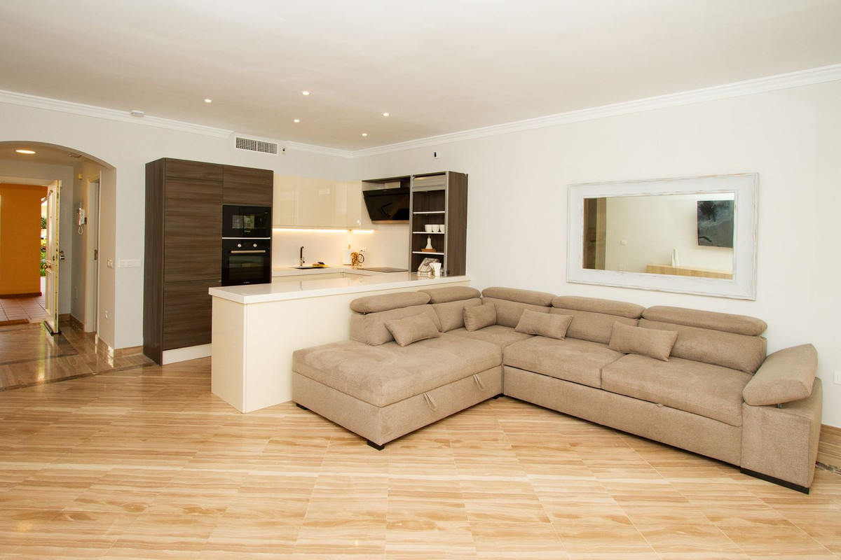 3 Bed Apartment for sale in Elviria Costa Del Sol, Málaga, Spain