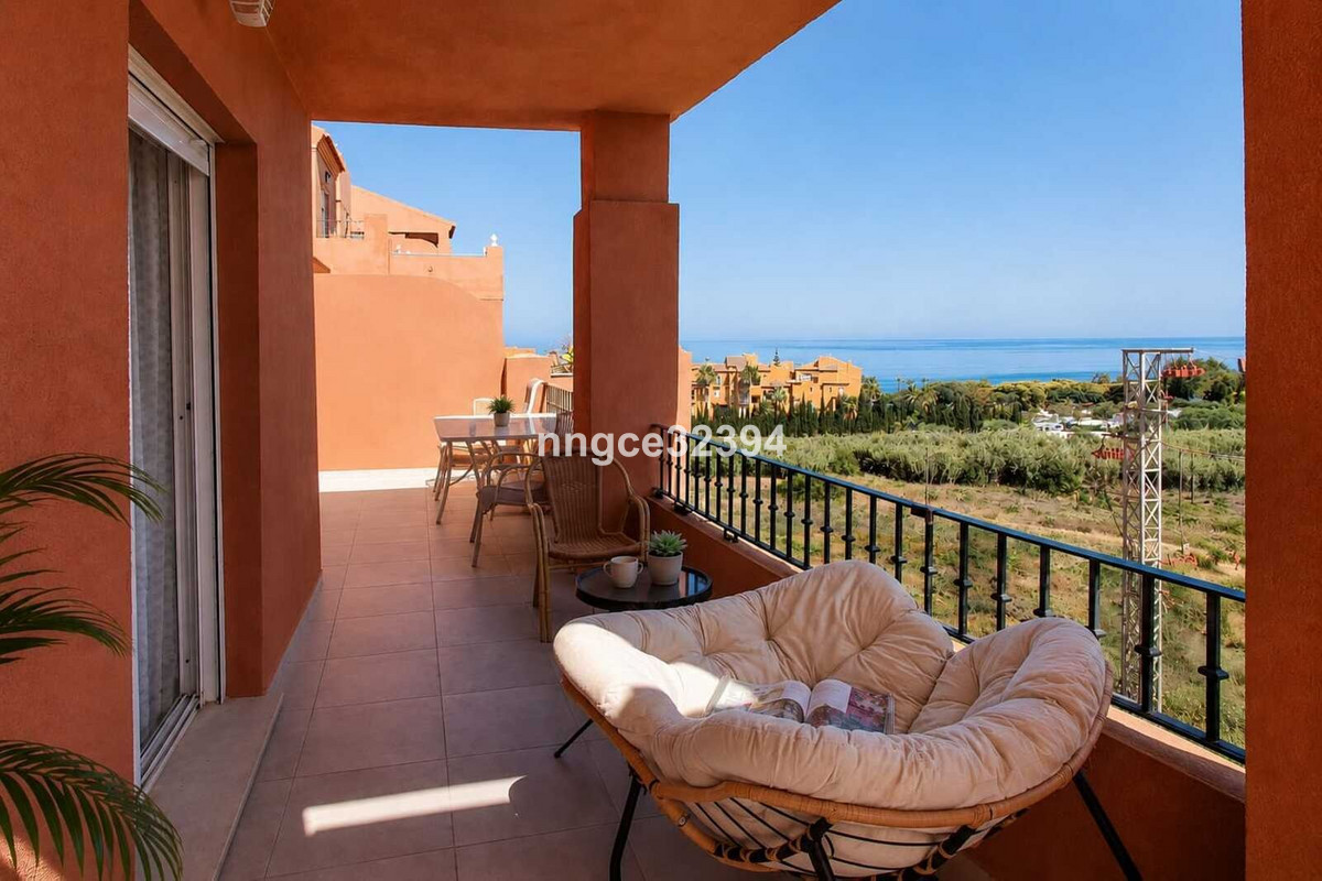 2 Bed Apartment for sale in La Duquesa Costa Del Sol, Málaga, Spain