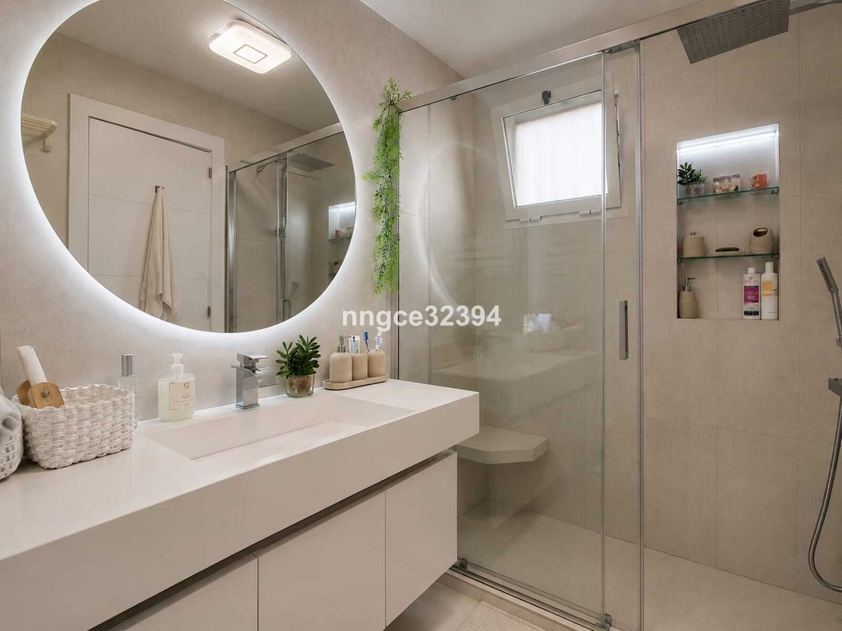 2 Bed Apartment for sale in La Duquesa Costa Del Sol, Málaga, Spain