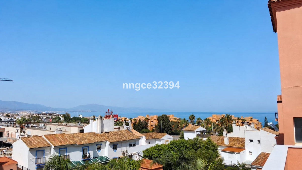 2 Bed Apartment for sale in La Duquesa Costa Del Sol, Málaga, Spain